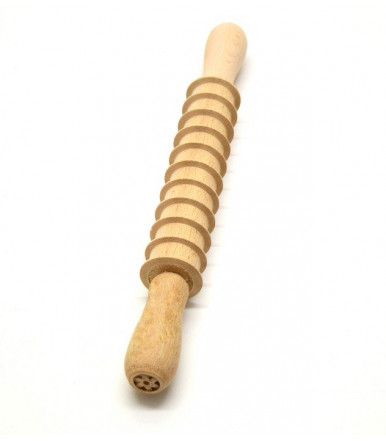 Rolling pin pasta cuts for pappardelle beechwood Abruzzo handicraft 